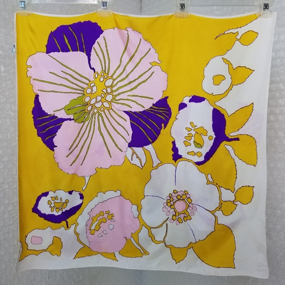 SOLD🌈 1960s Herman Pecker & Co. floral scarf - Picture 9 of 9